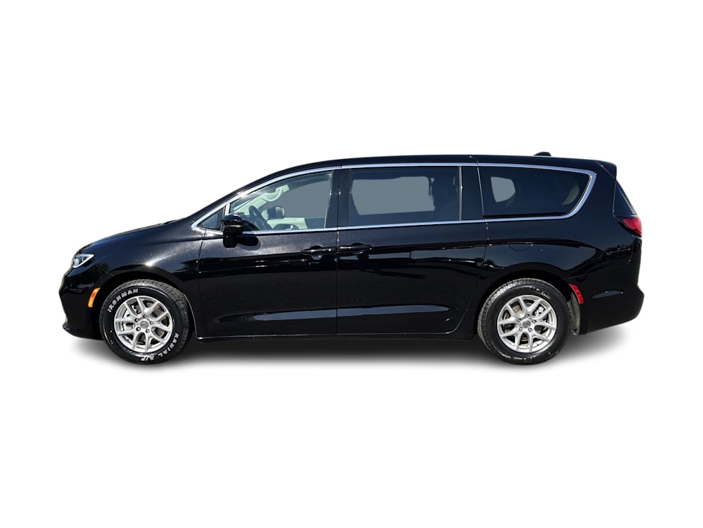 Thumbnail: 2024 Chrysler Pacifica - 3
