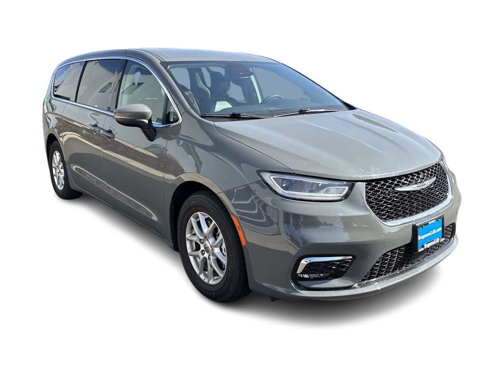 Thumbnail: 2023 Chrysler Pacifica - 10