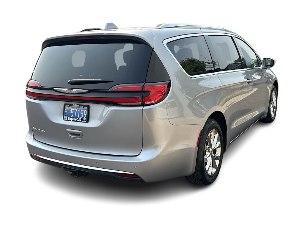 Thumbnail: 2021 Chrysler Pacifica - 11