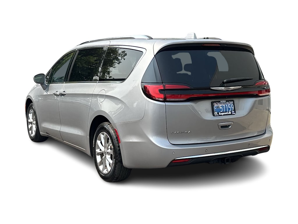 Thumbnail: 2021 Chrysler Pacifica - 3