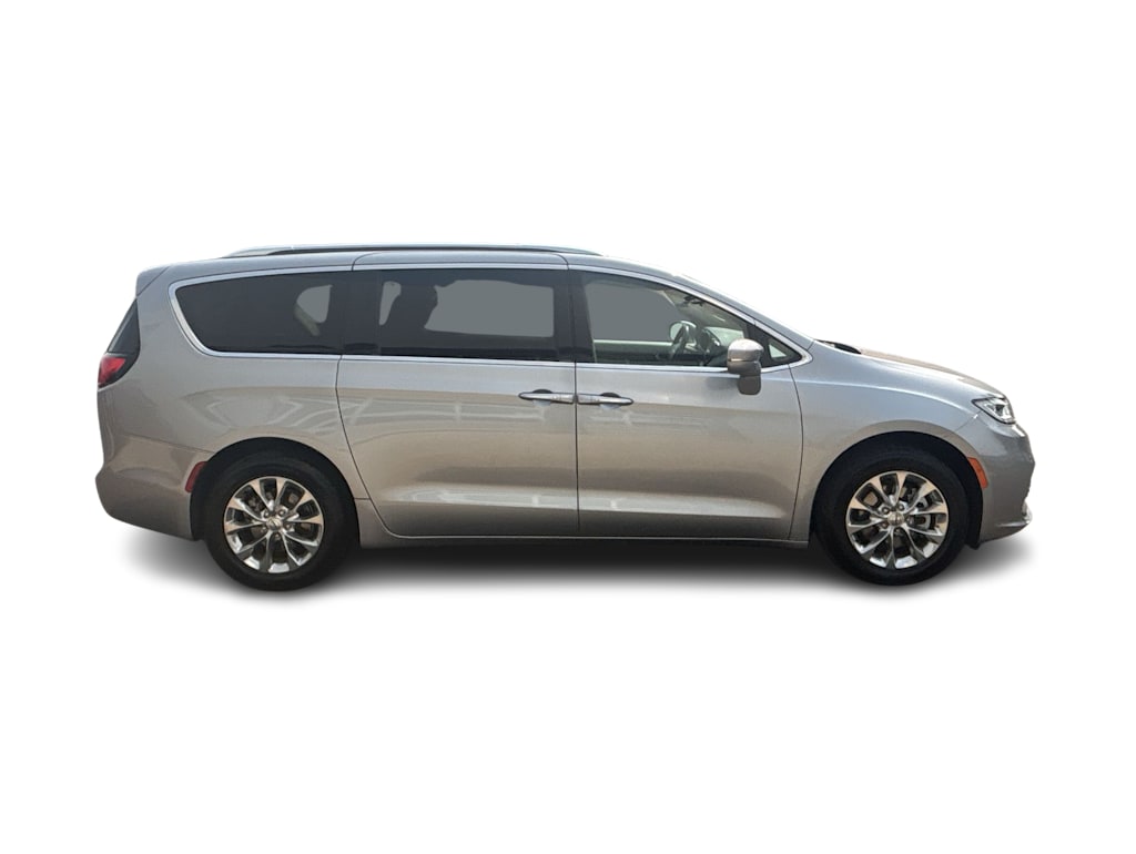 Thumbnail: 2021 Chrysler Pacifica - 12