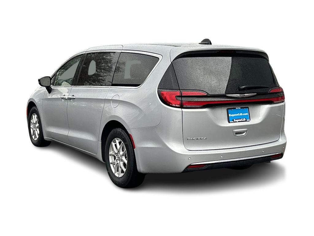 Thumbnail: 2024 Chrysler Pacifica - 3