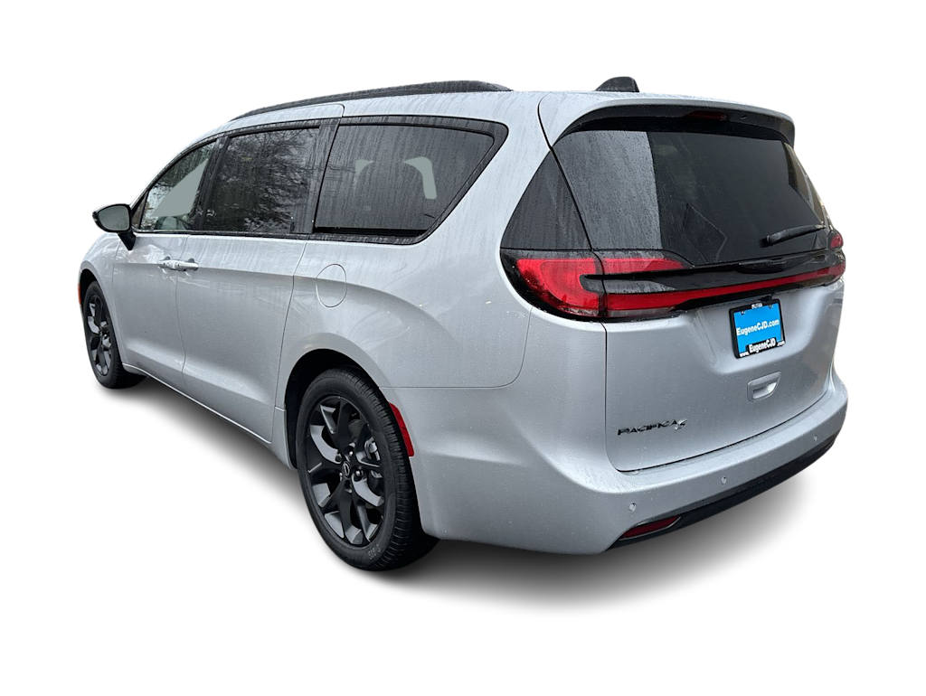 Thumbnail: 2026 Chrysler Pacifica - 4