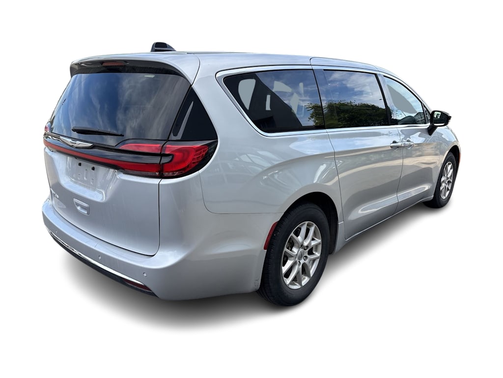Thumbnail: 2024 Chrysler Pacifica - 7