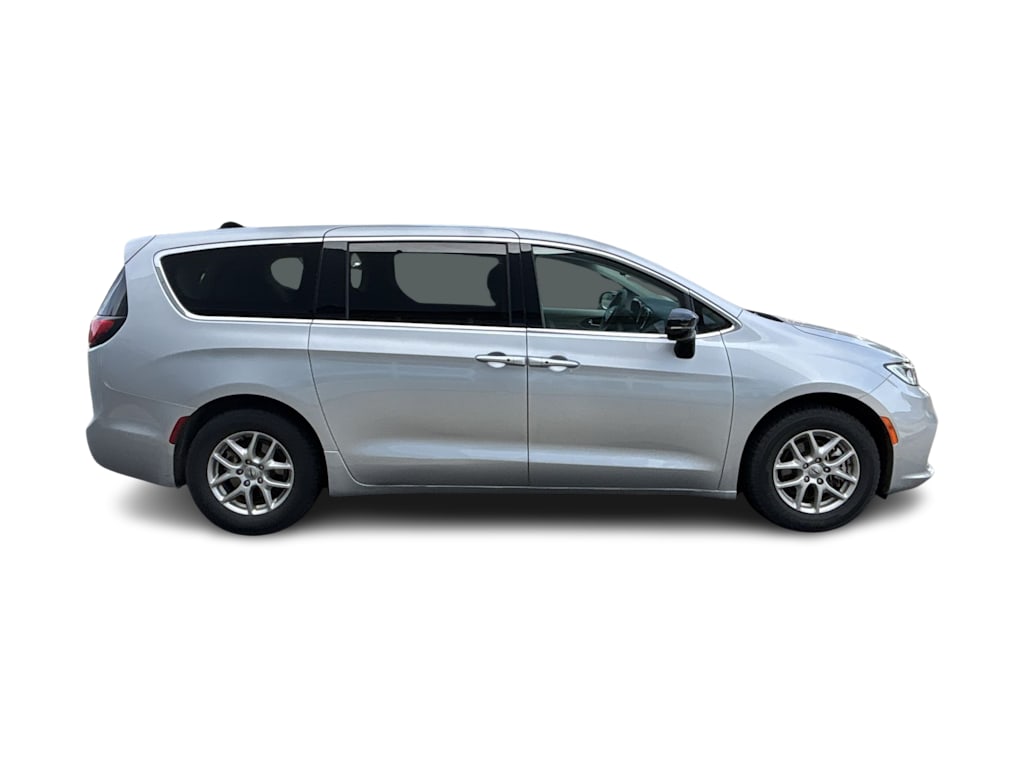 Thumbnail: 2024 Chrysler Pacifica - 8