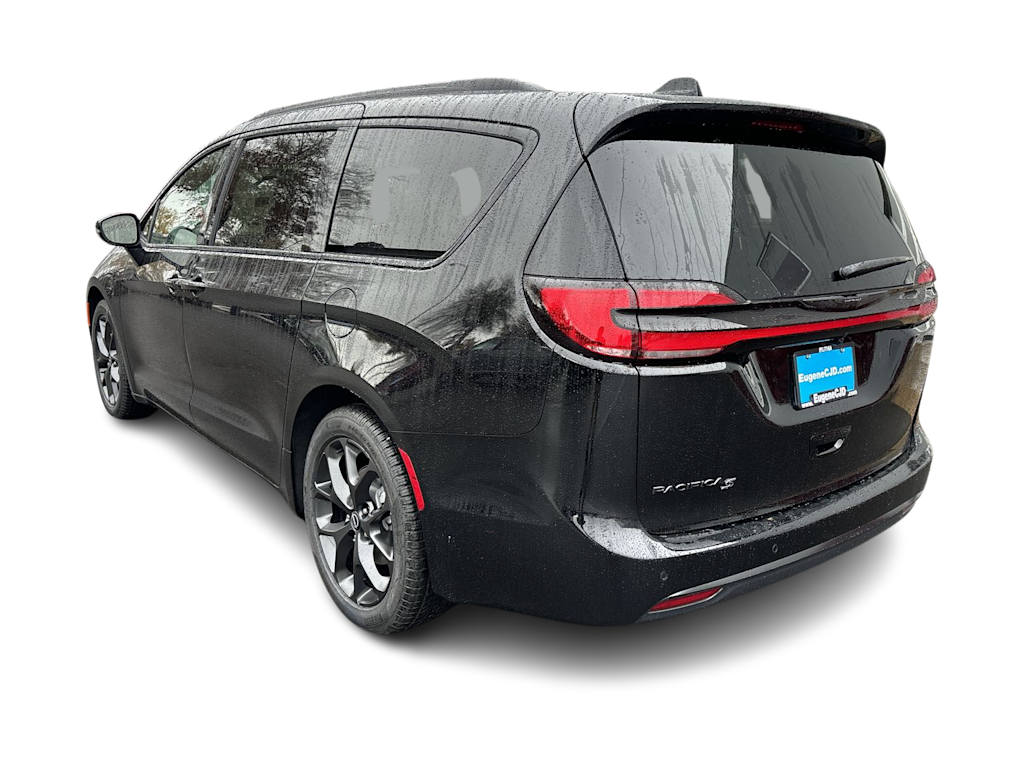 Thumbnail: 2026 Chrysler Pacifica - 4