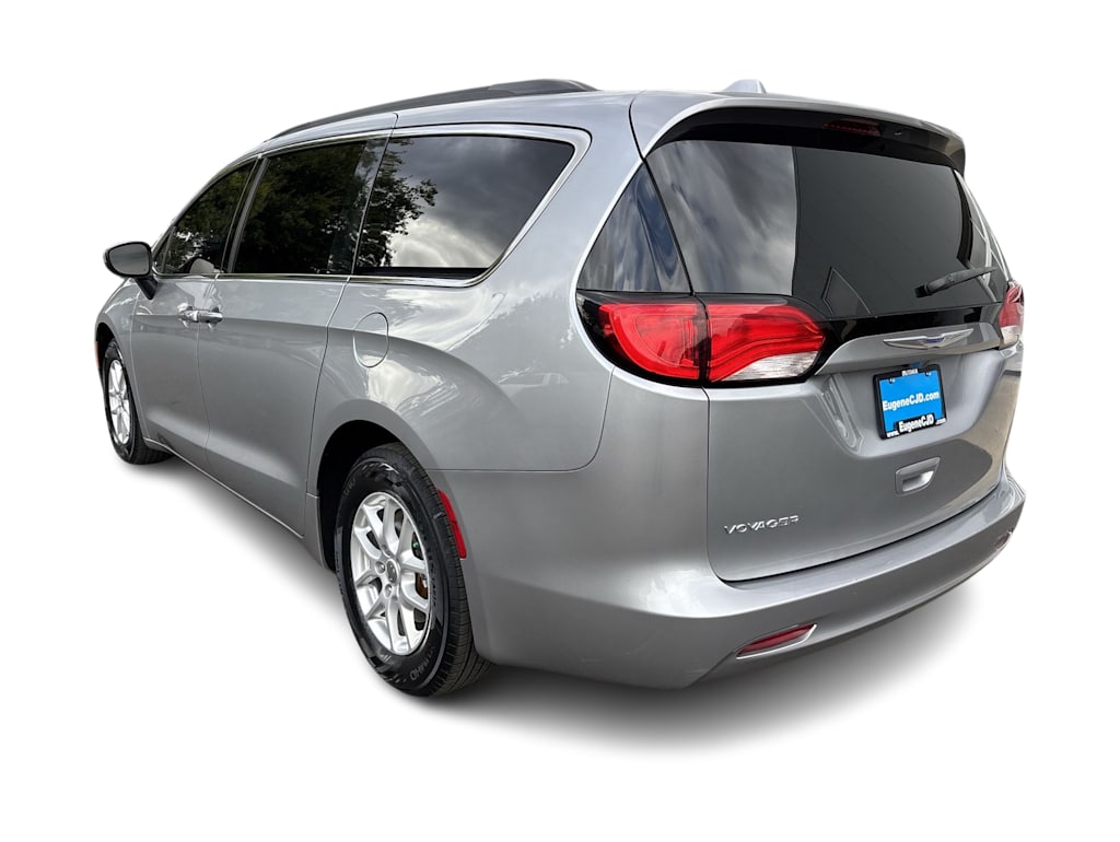 Thumbnail: 2020 Chrysler Voyager - 4
