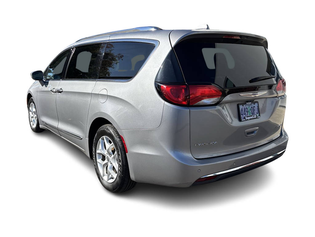 Thumbnail: 2020 Chrysler Pacifica - 3