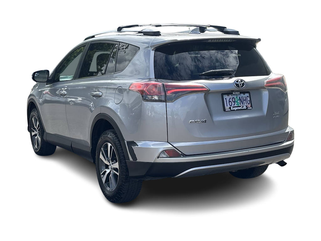 Thumbnail: 2016 Toyota RAV4 - 3