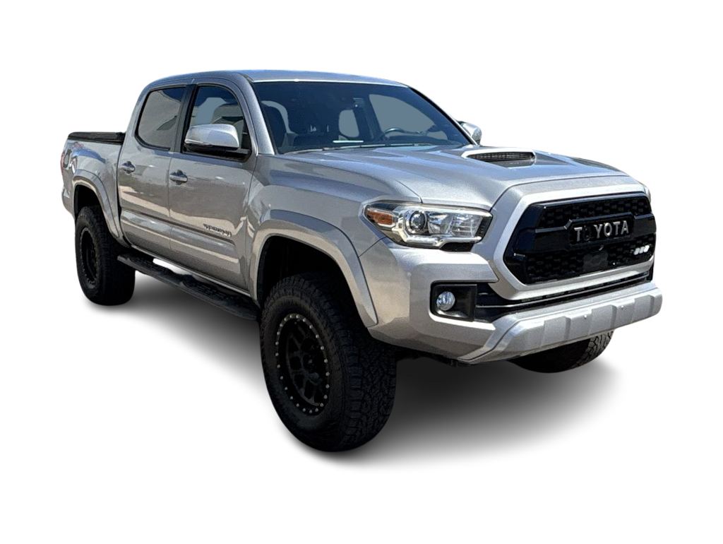 Thumbnail: 2018 Toyota Tacoma - 15