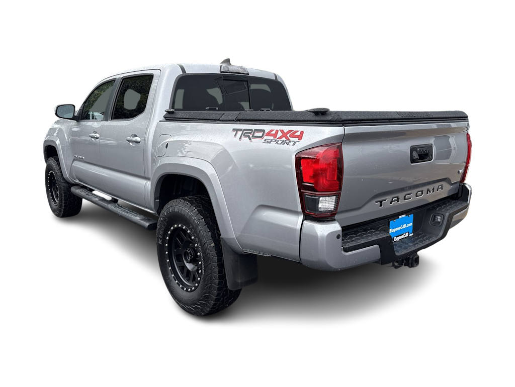 Thumbnail: 2018 Toyota Tacoma - 3