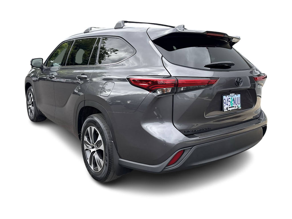 Thumbnail: 2022 Toyota Highlander - 3