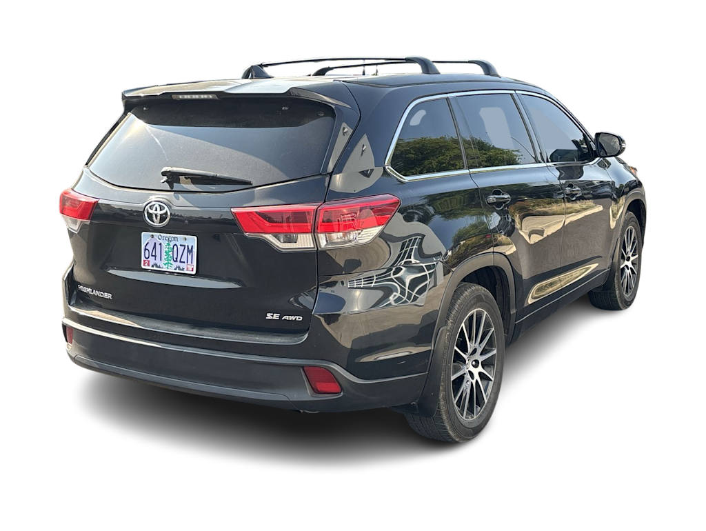 Thumbnail: 2017 Toyota Highlander - 8