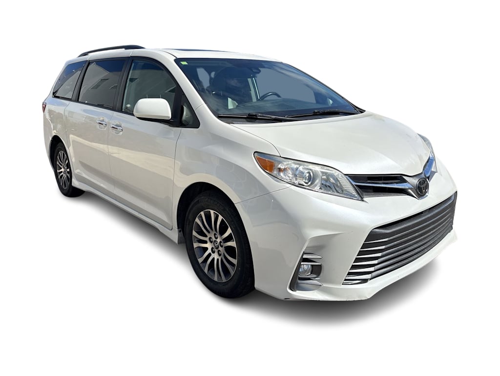 Thumbnail: 2020 Toyota Sienna - 10