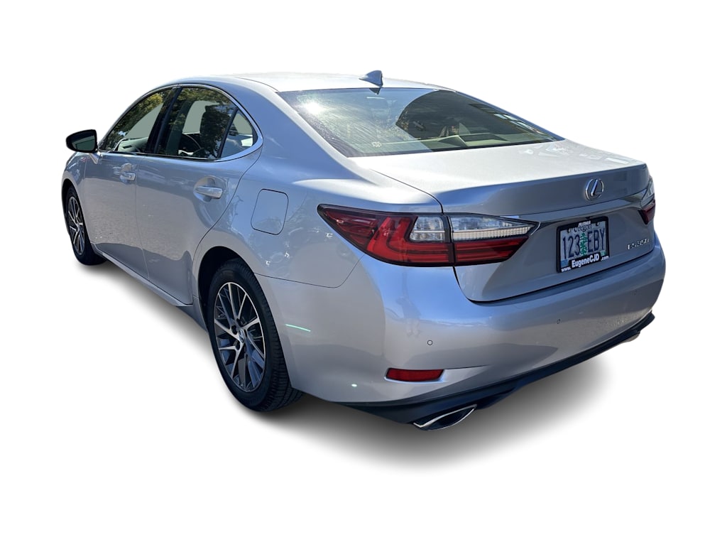 Thumbnail: 2016 Lexus ES - 4