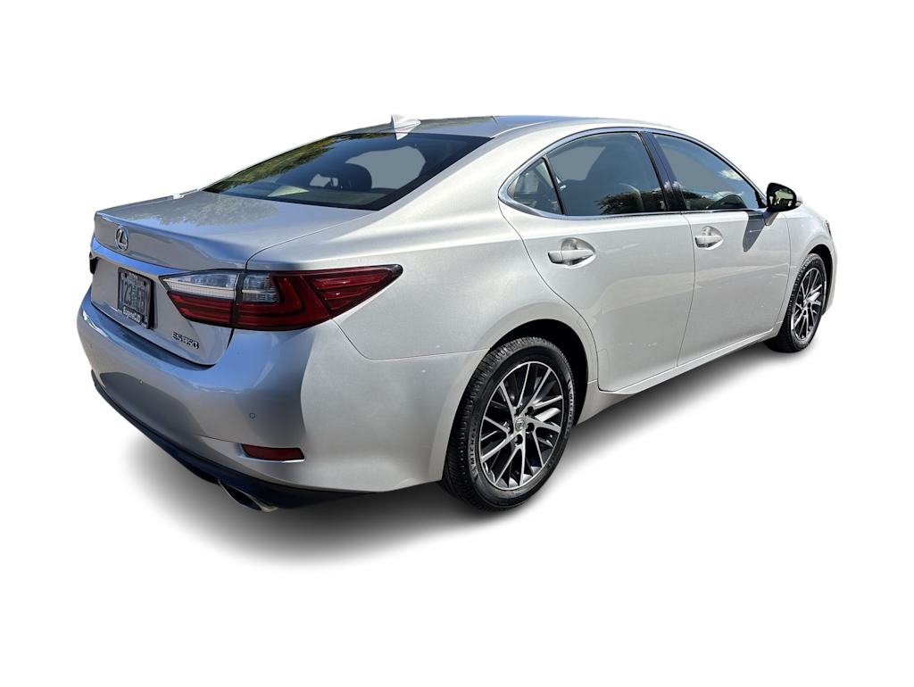 Thumbnail: 2016 Lexus ES - 12