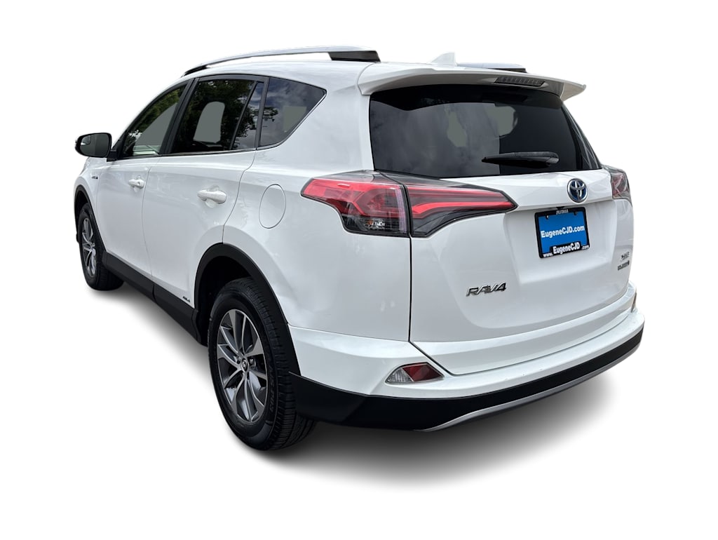 Thumbnail: 2017 Toyota RAV4 - 3