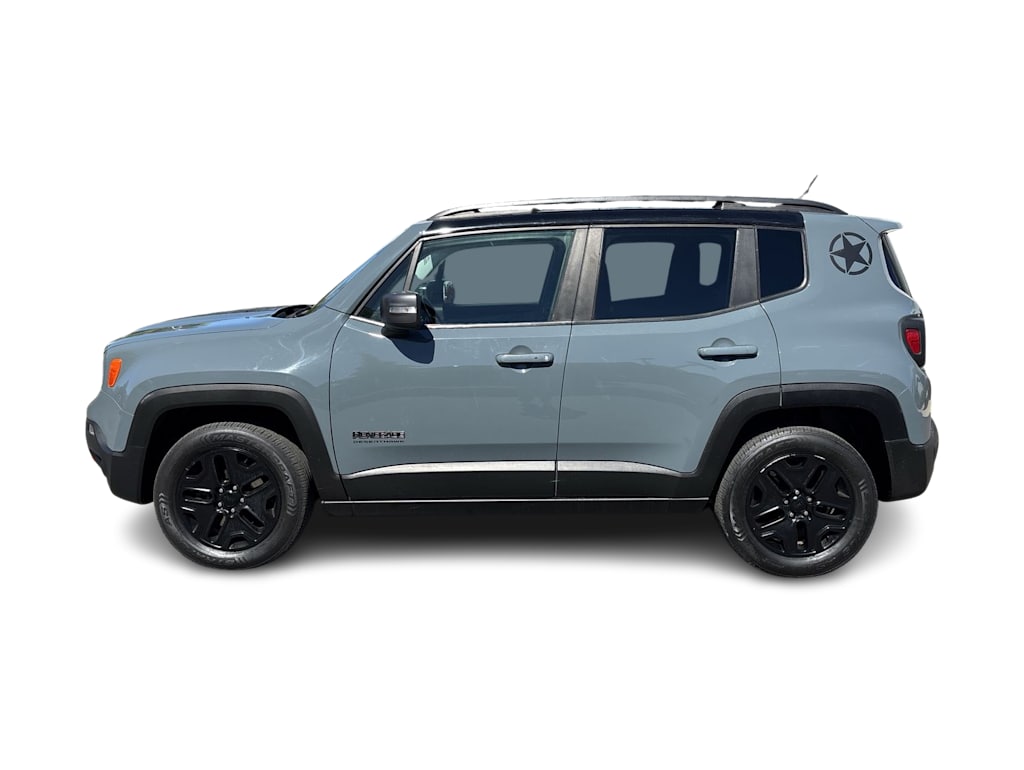 Thumbnail: 2017 Jeep Renegade - 3