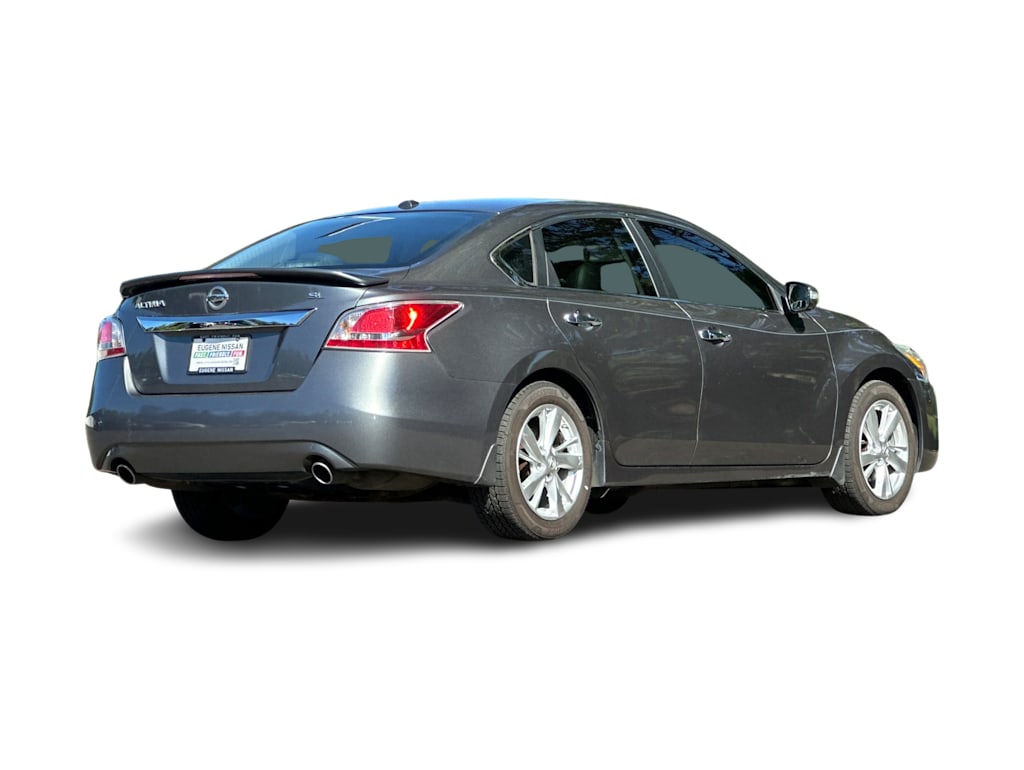 Thumbnail: 2015 Nissan Altima - 16