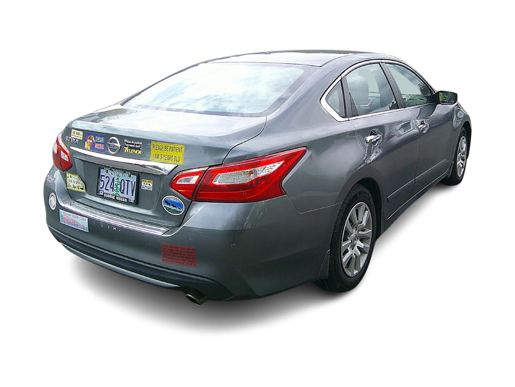 Thumbnail: 2017 Nissan Altima - 7