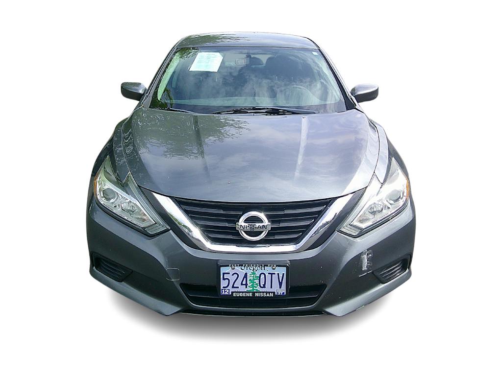 Thumbnail: 2017 Nissan Altima - 10