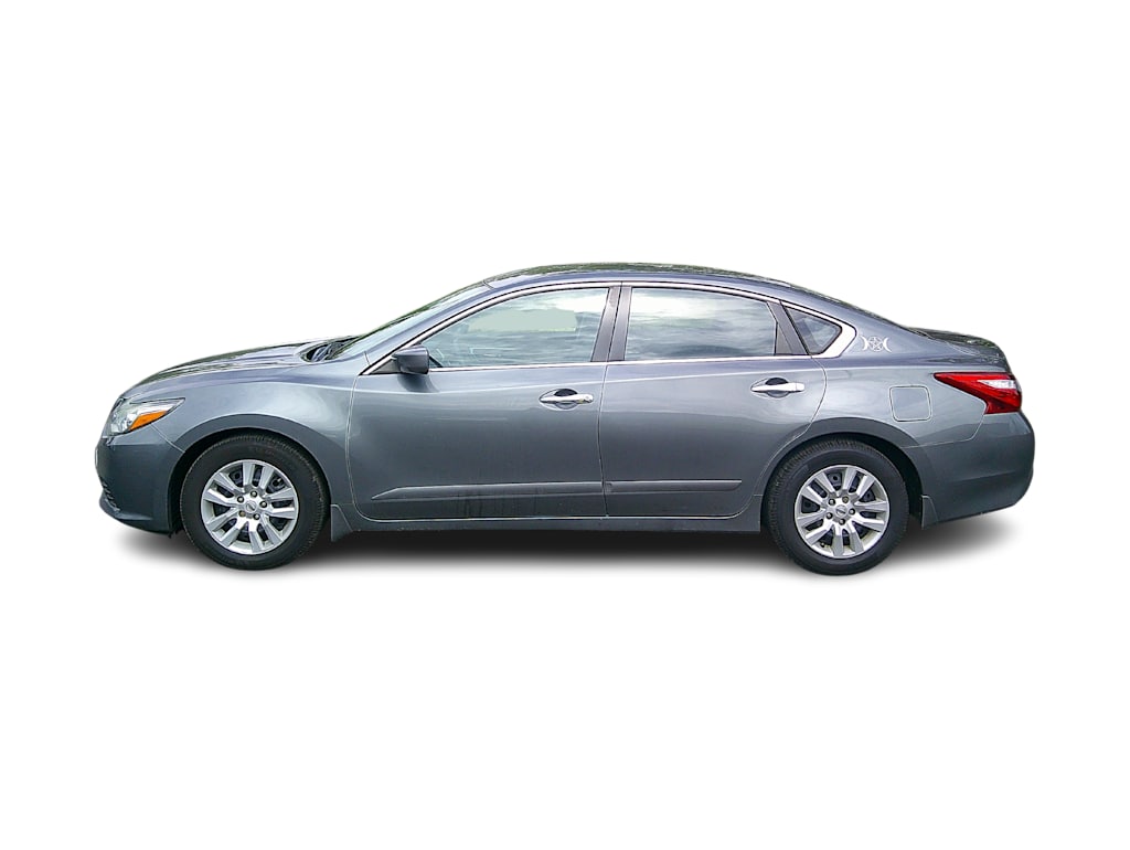 Thumbnail: 2017 Nissan Altima - 2