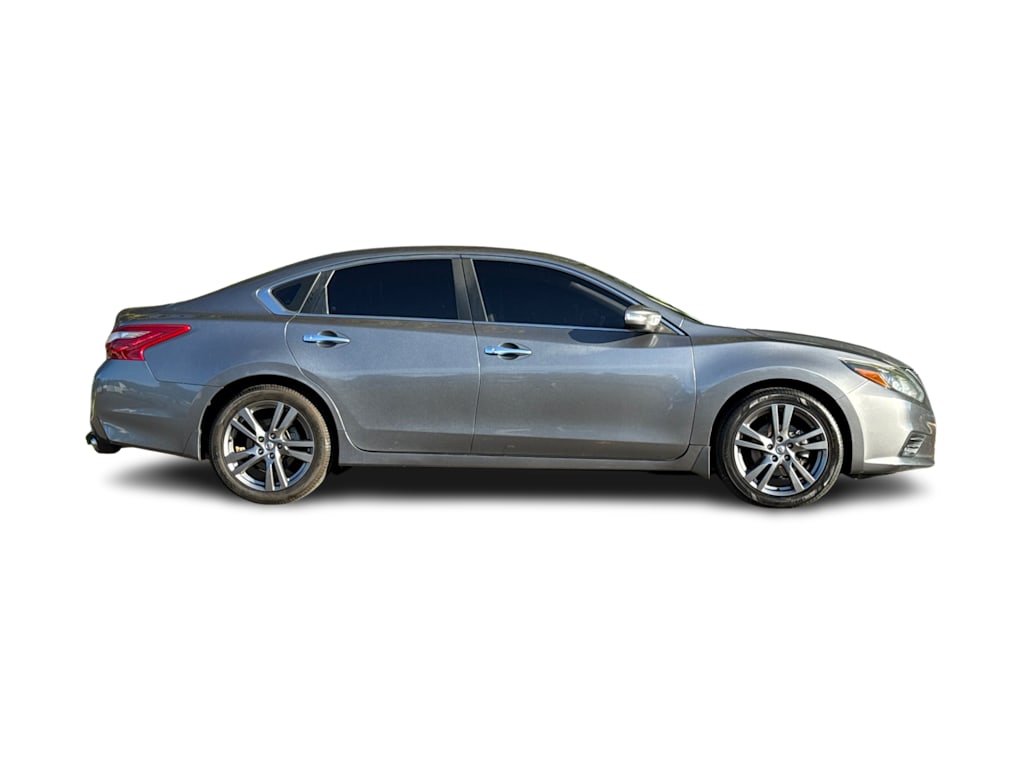 Thumbnail: 2018 Nissan Altima - 19