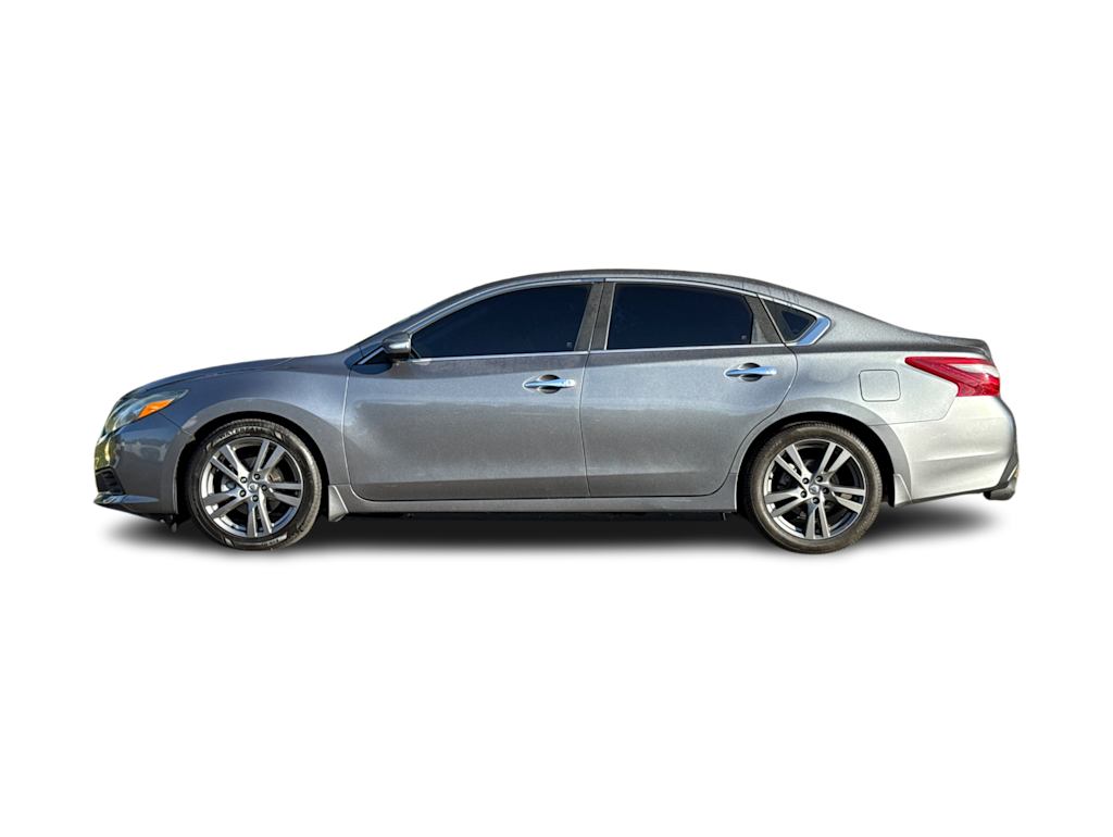 Thumbnail: 2018 Nissan Altima - 3
