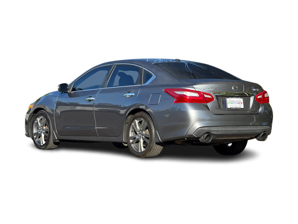 Thumbnail: 2018 Nissan Altima - 4