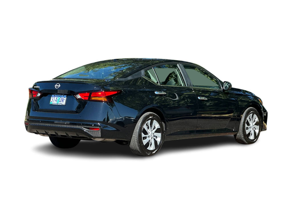 Thumbnail: 2025 Nissan Altima - 17