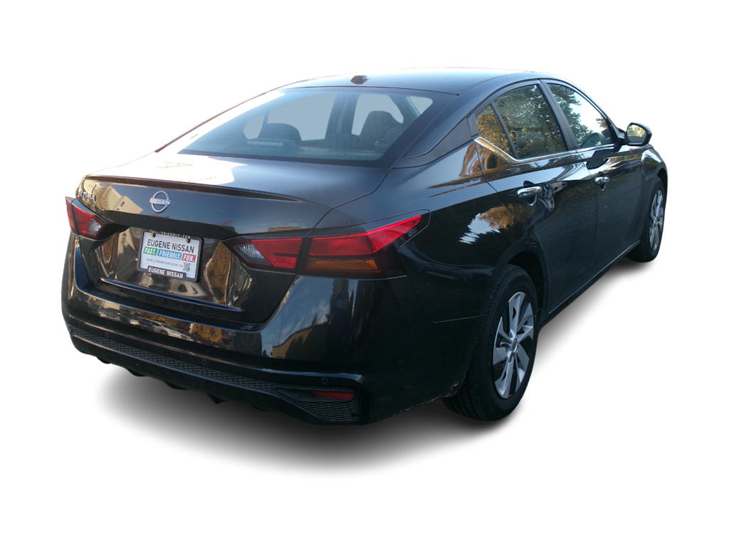 Thumbnail: 2025 Nissan Altima - 8