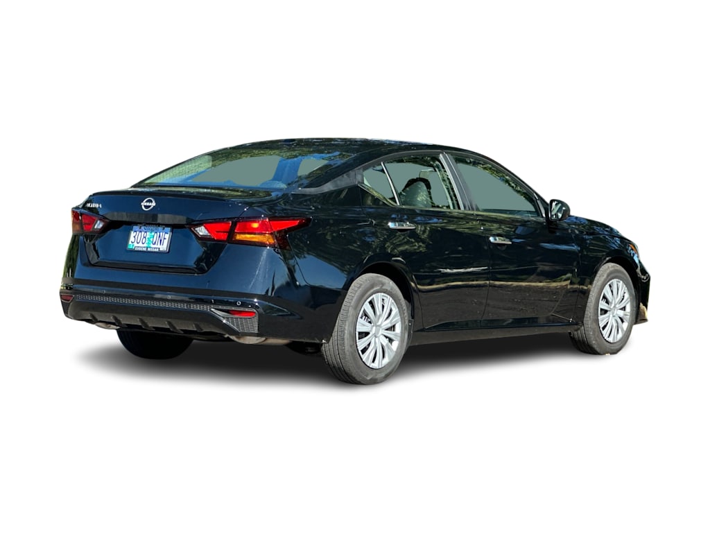 Thumbnail: 2025 Nissan Altima - 19