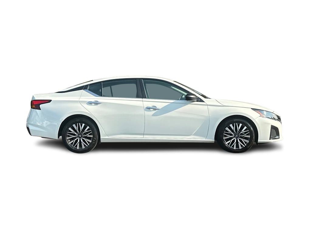 Thumbnail: 2025 Nissan Altima - 18