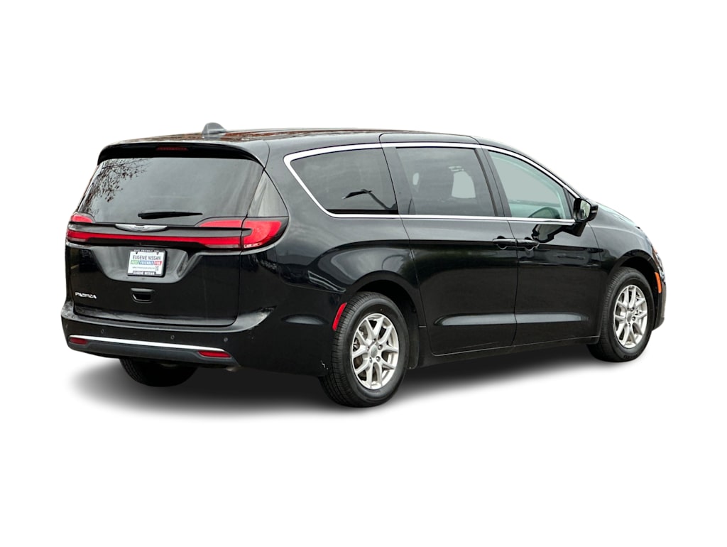 Thumbnail: 2024 Chrysler Pacifica - 18