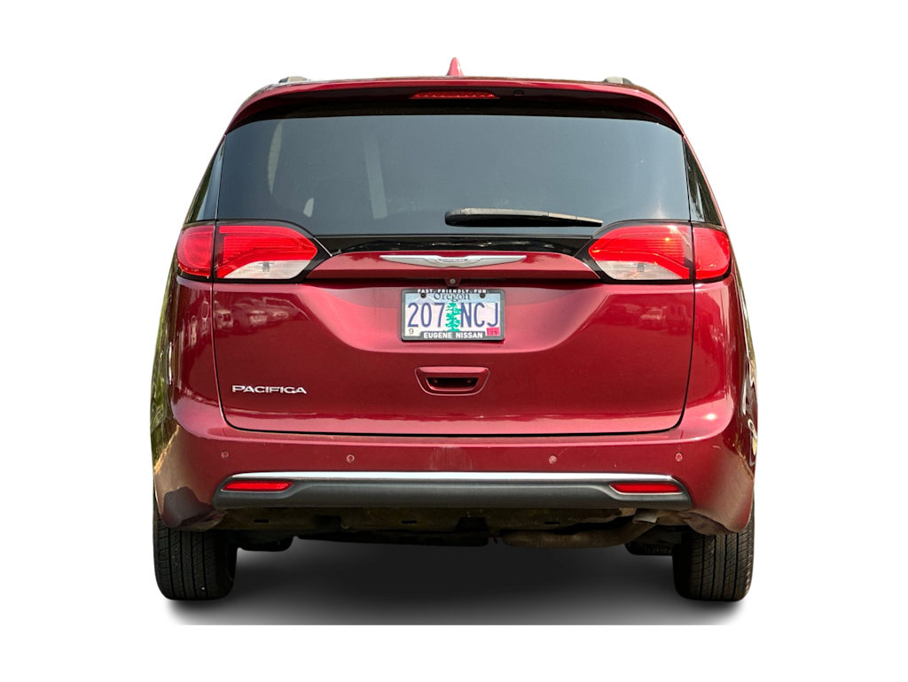 Thumbnail: 2017 Chrysler Pacifica - 5