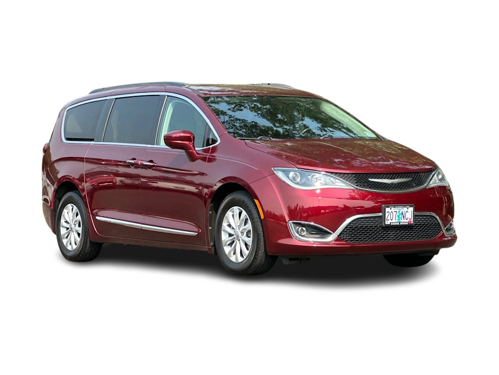 Thumbnail: 2017 Chrysler Pacifica - 19