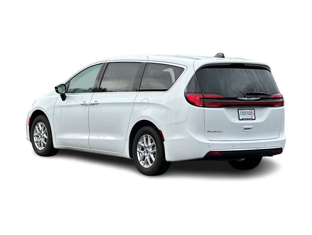 Thumbnail: 2024 Chrysler Pacifica - 4