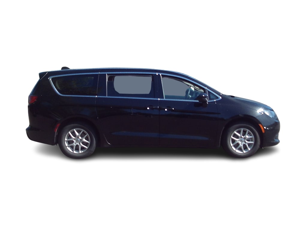 Thumbnail: 2024 Chrysler Voyager - 8
