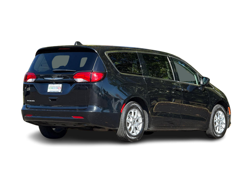Thumbnail: 2024 Chrysler Voyager - 16