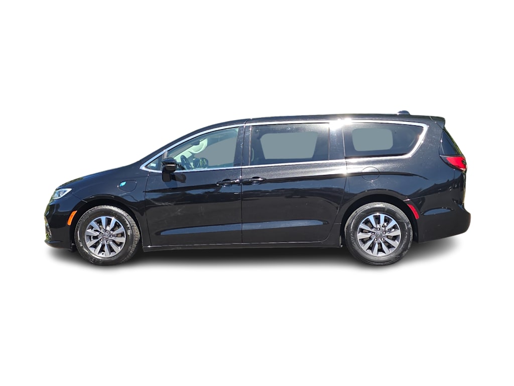 Thumbnail: 2024 Chrysler Pacifica - 3