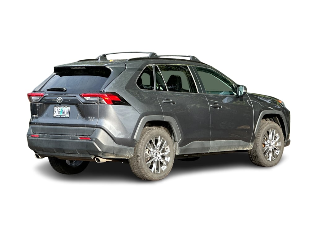 Thumbnail: 2021 Toyota RAV4 - 17