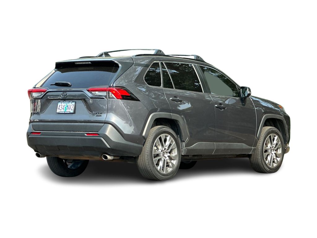 Thumbnail: 2022 Toyota RAV4 - 18