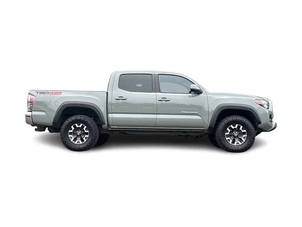 Thumbnail: 2022 Toyota Tacoma - 18