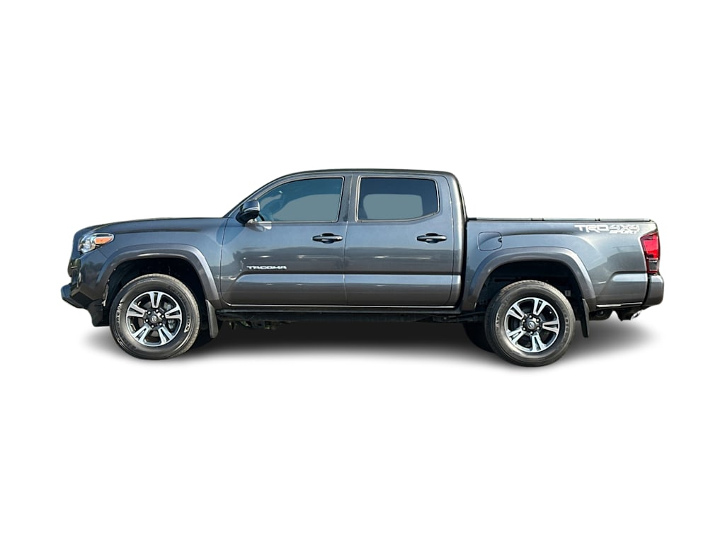 Thumbnail: 2019 Toyota Tacoma - 3