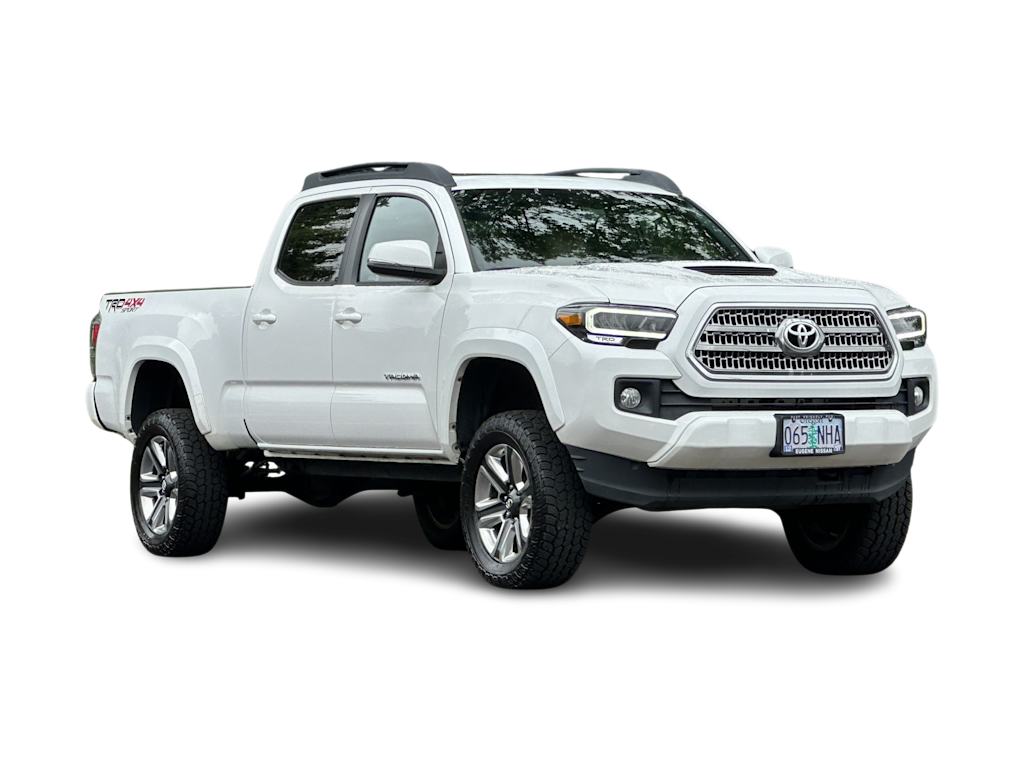 Thumbnail: 2016 Toyota Tacoma - 17