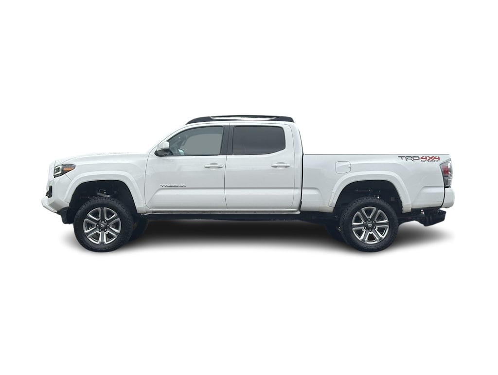 Thumbnail: 2016 Toyota Tacoma - 3