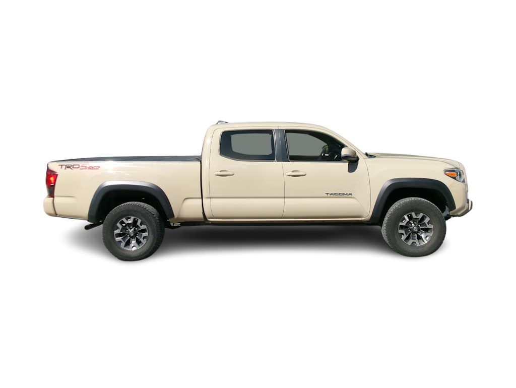 Thumbnail: 2018 Toyota Tacoma - 9