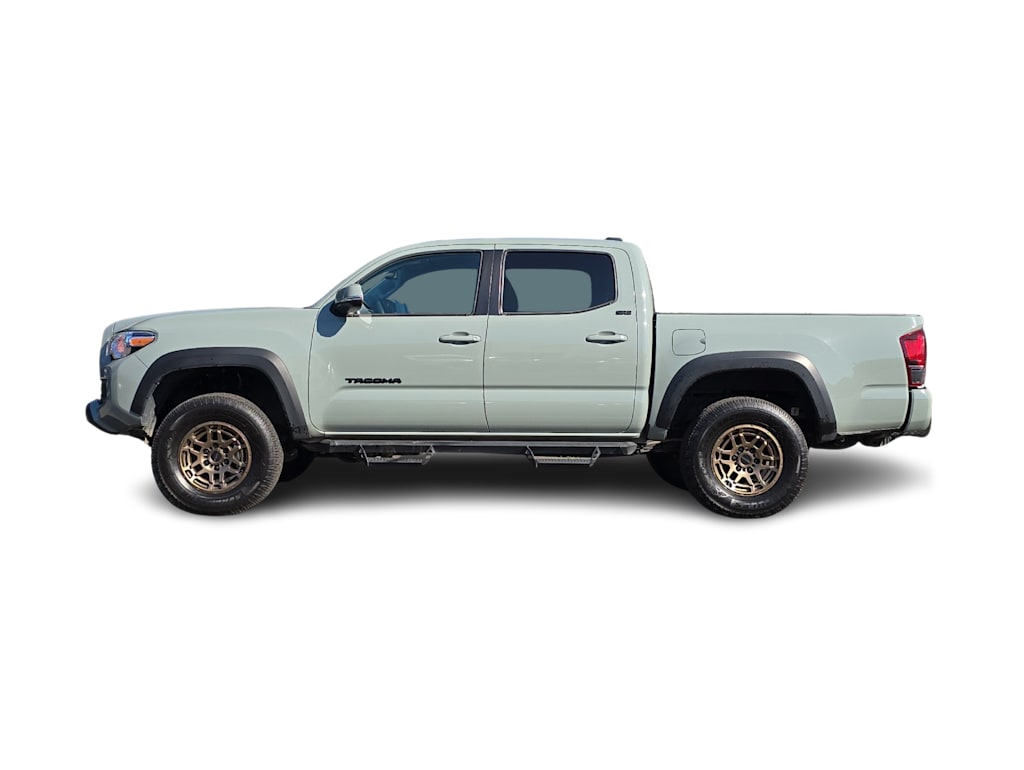 Thumbnail: 2022 Toyota Tacoma - 3