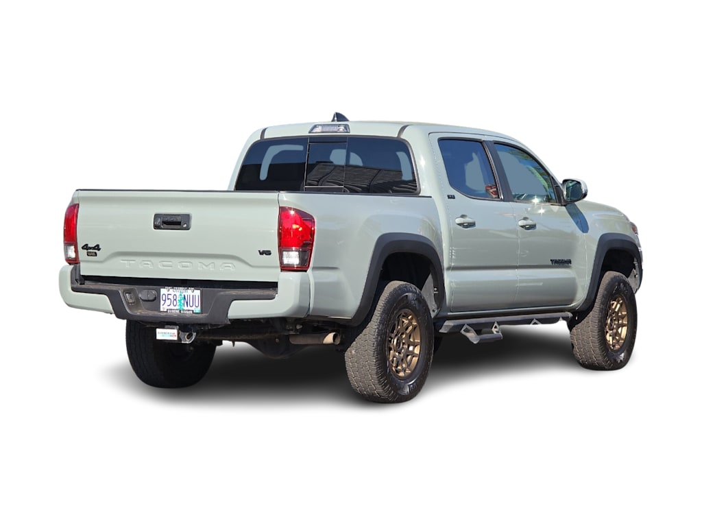 Thumbnail: 2022 Toyota Tacoma - 17