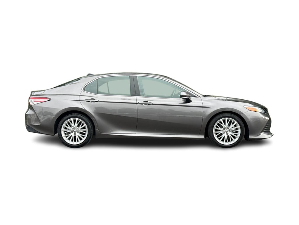 Thumbnail: 2018 Toyota Camry - 18
